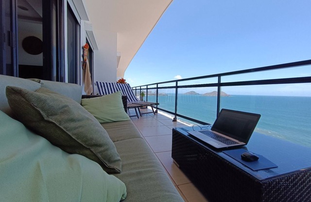 Stunning Oceanfront Pearl Tower Condo - Pool, Gym & Sunsets - 3 beds/4baths