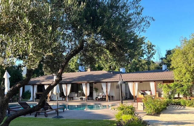 Stunning Pool Property Minutes to Downtown Sonoma