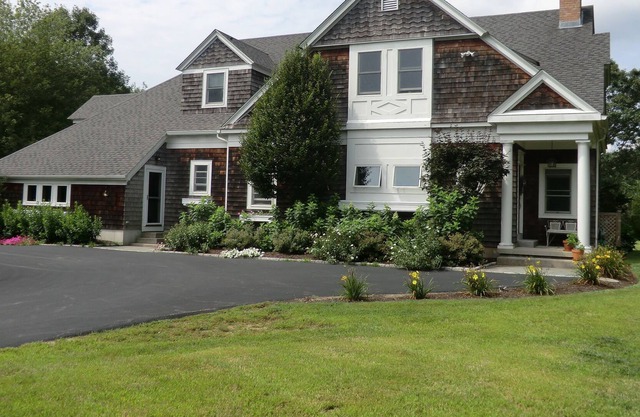 Stunning, Private, Upscale-Close to Narragansett and South Kingstown Beaches