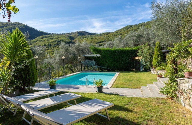 Stunning private villa with WIFI, private pool, A/C, TV, patio, pets allowed and panoramic view