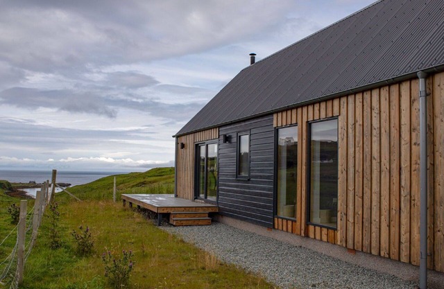 Stunning private villa for 4 guests with WIFI, TV, terrace, panoramic view and parking