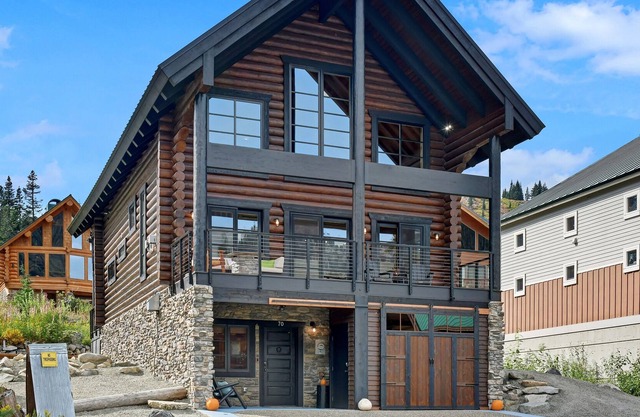 Stunning Snoqualmie West Cabin