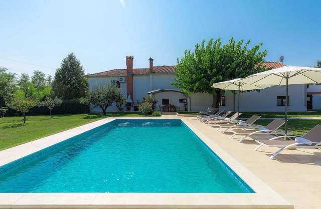 Stunning villa for 7 people with WIFI, private pool, A/C, terrace and pets allowed