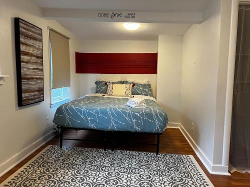 Stylish 1-BDRM Prime Location, Unit 2