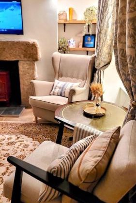 Stylish 2-BR cottage near Mousehole - garden and and parking