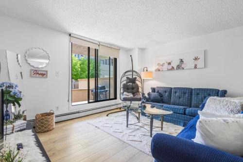 Stylish 2BR by Stampede Free Parking Terrasse
