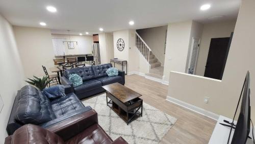 Stylish and Spacious Luxury End-Unit TH - Near IAD