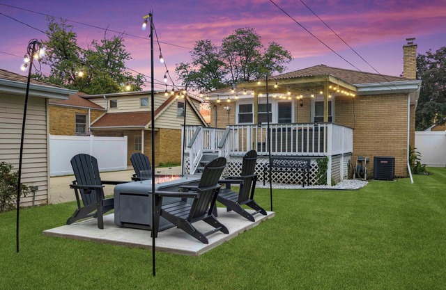 Stylish Buckingham Getaway/Game Room, Fire Pit & Outdoor Lounge