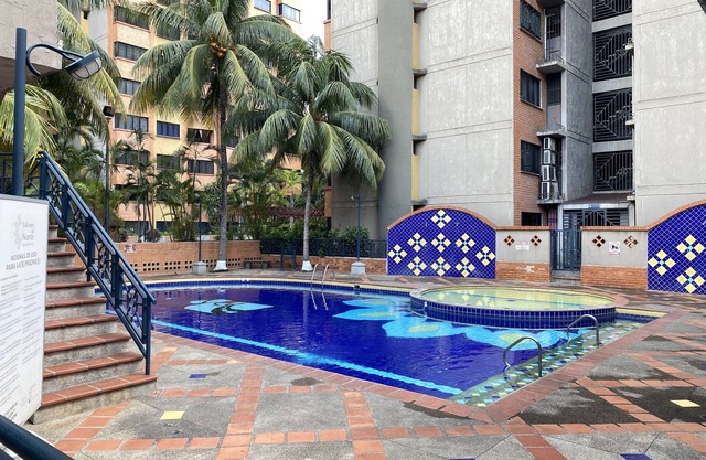 Stylish executive apartment with pool