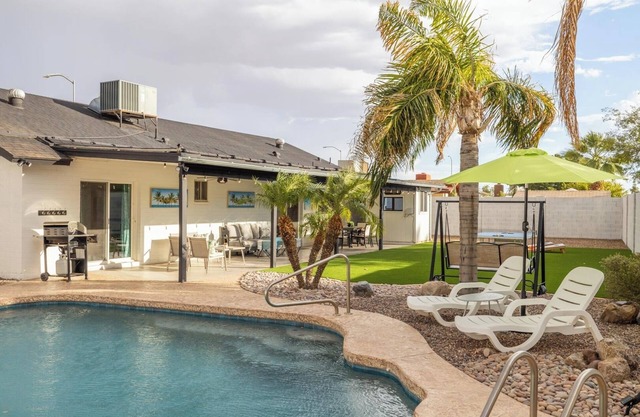 Stylish: Family Fun in the Sun! 3BR Home with Pool & Patio in Beautiful NE Mesa