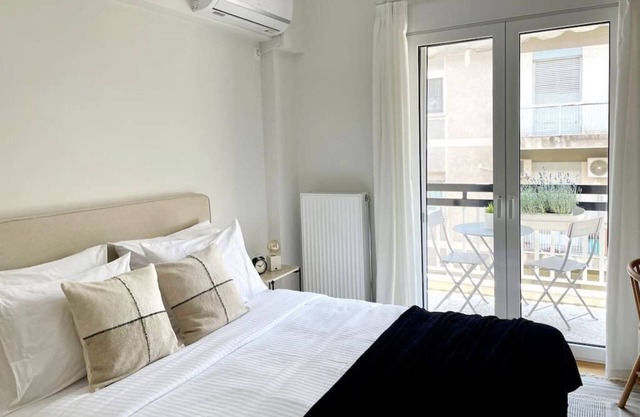 Stylish & Luminous 1BR Apartment in Pangrati