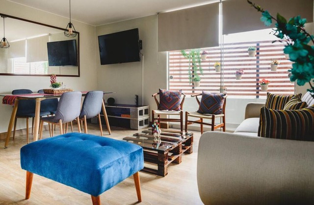 Stylish Peruvian Corner Apt in Miraflores