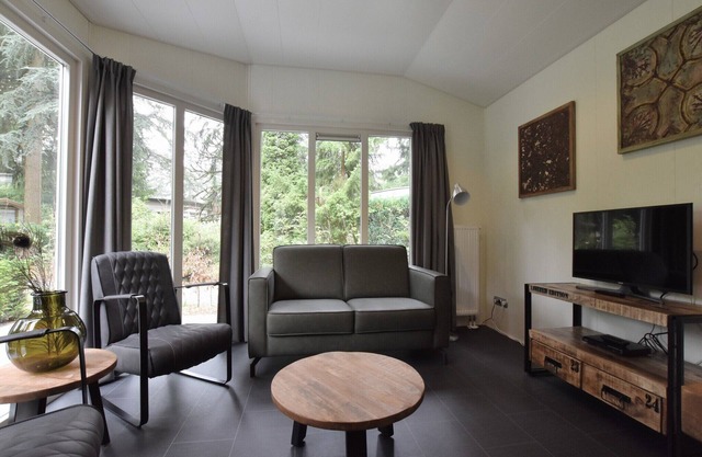 Stylish Stay in Vorden Woods