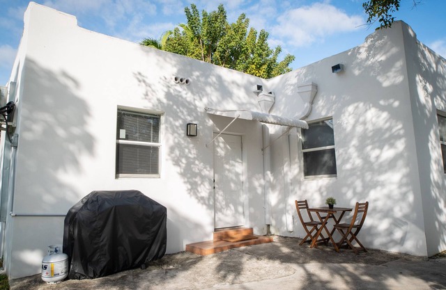 Stylish Studio Near Wynwood & Design District