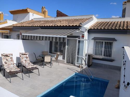 Sucina 2 Bed Bungalow walking distance of tow