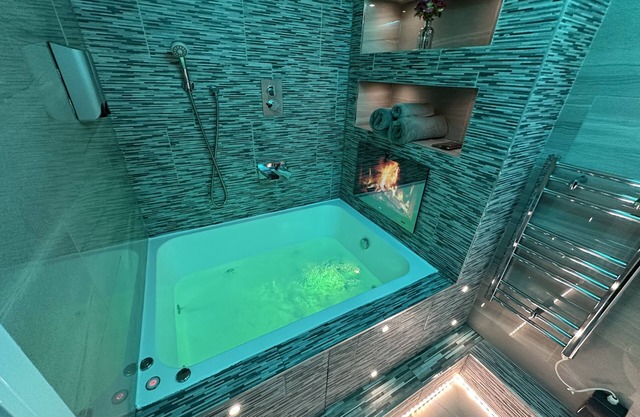 Suite Jacuzzi at Livit Serviced Apartments