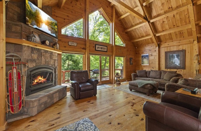 Sullivan Creek Chalet-10min Twain Harte-Log Cabin