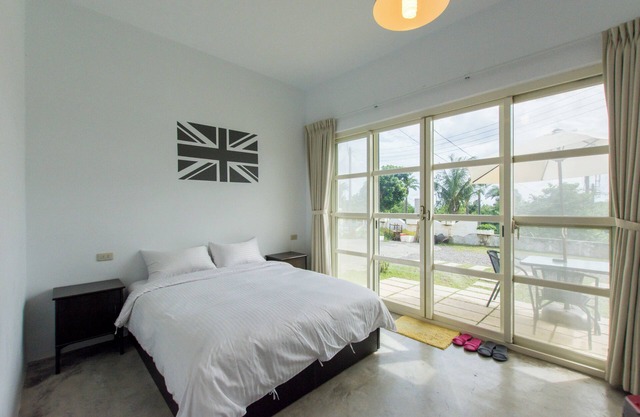 Summer Breeze Inn