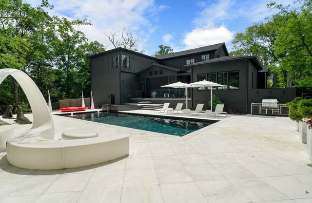 Summer Flash Sale* I Above Starburst Estate | Pool | Luxury| FunI Services