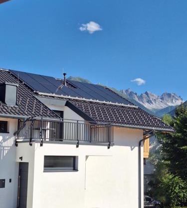 Summit View Apartment
