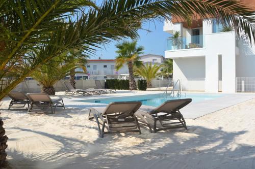 Sun Beach Residence con Piscina - Piazza Brescia - Adria Holiday Jesolo - FAMILY APARTMENTS