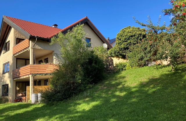 Sun terrace, distant views, large garden, high ceilings - your dream vacation home!