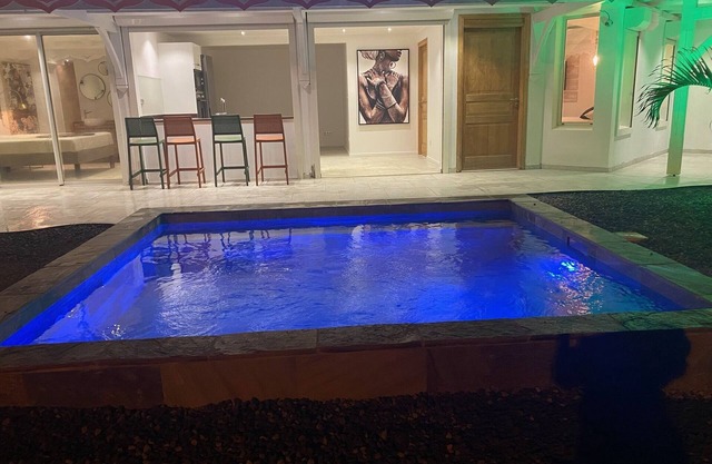 Sunbay house with private pool