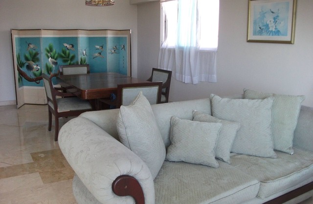 Sunny furnished condo in S. D., D.R., sleeps up to 5 (3 Beds), 3 1/2 BA, Gazcue