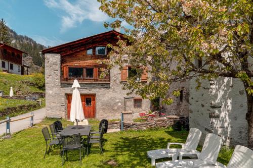 Sunny, rustical 5 room cottage in Valposchiavo