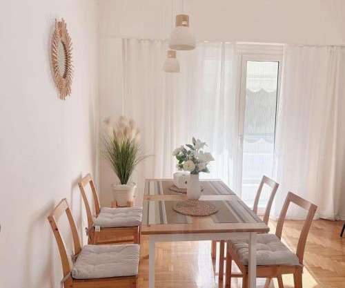 Sunny two-bedroom apartment next to Panathenaic Stadium