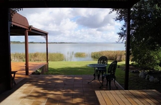 Sunset Cottage. Absolute Waterfront with Beautiful Sunset Views