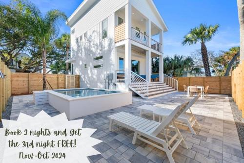 Sunset Cove 2 - Heated Pool - Sea Views - Walkable