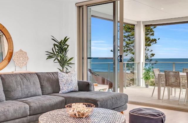 'Sunset Delight' Hamptons-style Beachfront Living