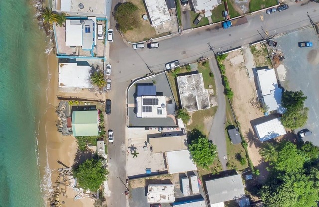 Sunset Marena/Beach Front House