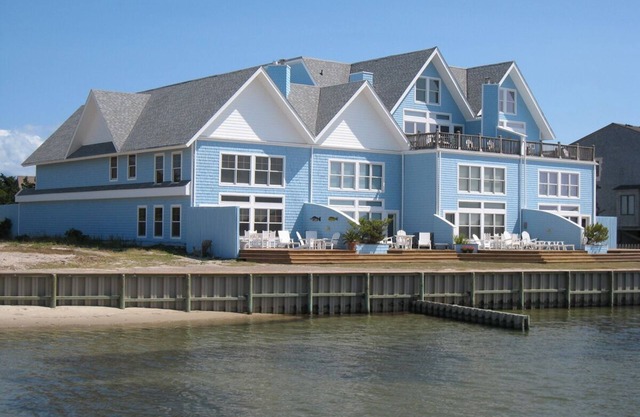 Sunset on the Sound: Soundfront condo with colorful sunsets.