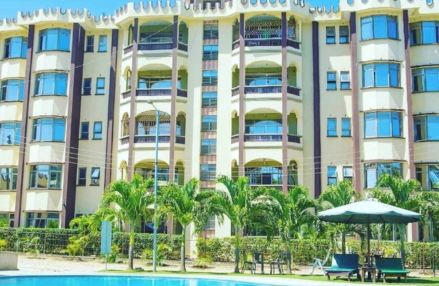 Sunset Paradise Apartments by Blodriff