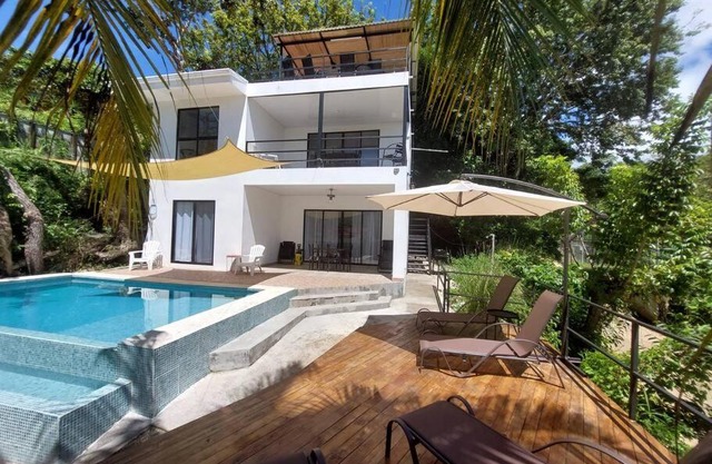 Sunset Villa - Stunning Poolside
