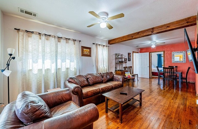 Sunshine Cottage - 2 bedroom