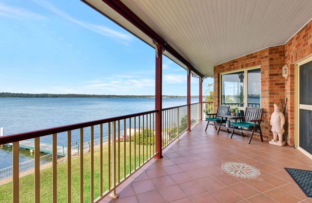 Sunshine Lake Views with Jetty and Slipway