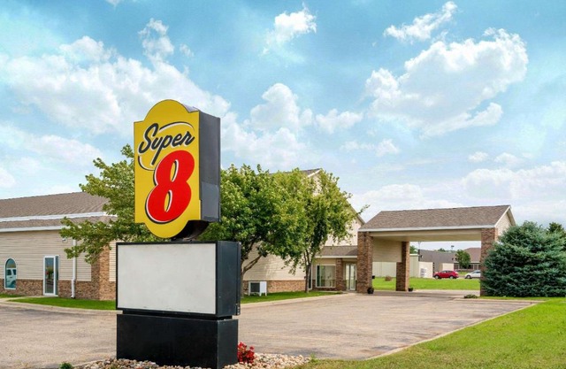 Super 8 by Wyndham Beresford