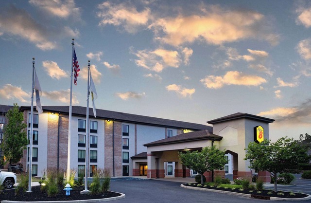 Super 8 by Wyndham Mount Laurel