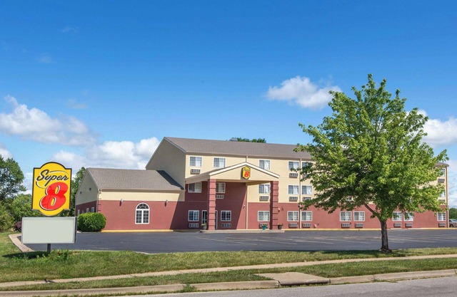 Super 8 by Wyndham Ottawa