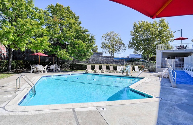 Super 8 by Wyndham Walnut Creek