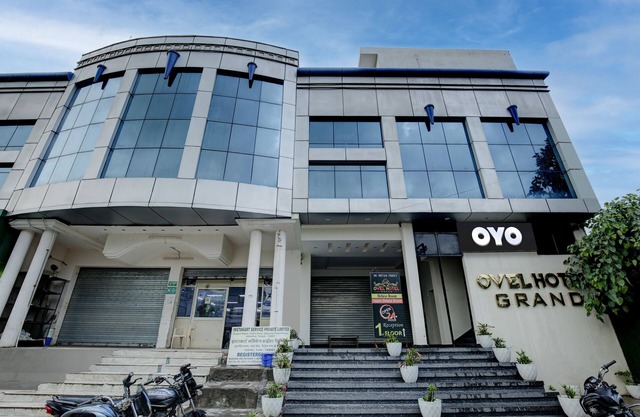 Super Collection O Ovel Hotel Grand
