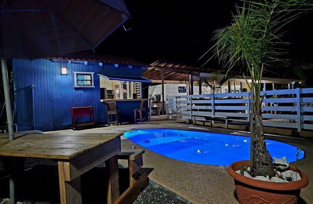 Super mobile home with AC and private pool near the beach in Combate, Cabo Rojo!