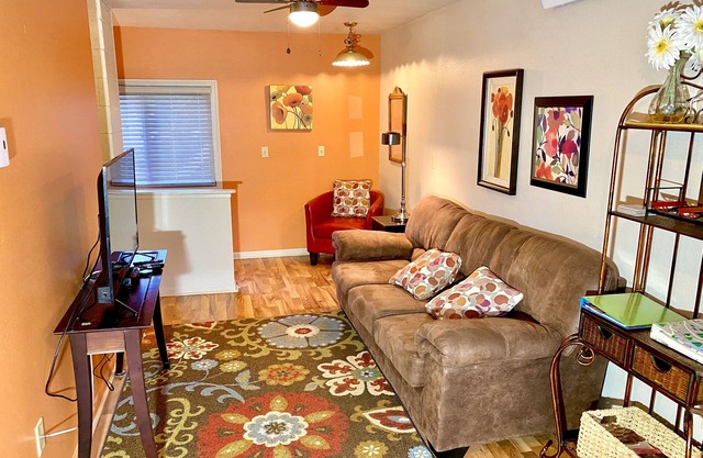 Super Value! Clean and Comfy Cottage & Close To All!