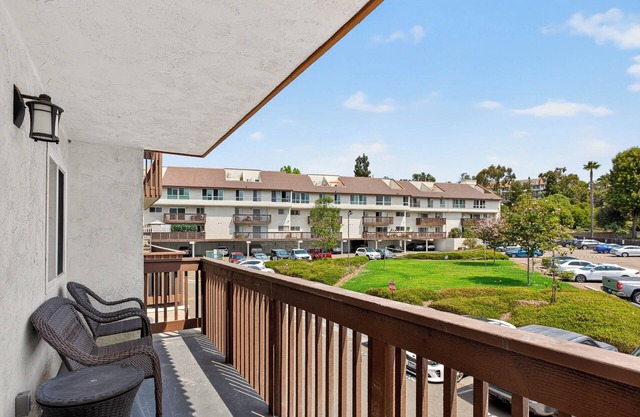 Superb 3-bedroom remodeled condo in sunny San Diego