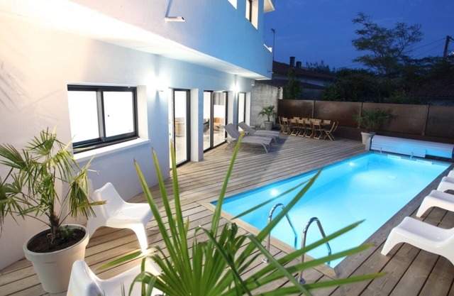 Superb Architect Villa 500 m Beach