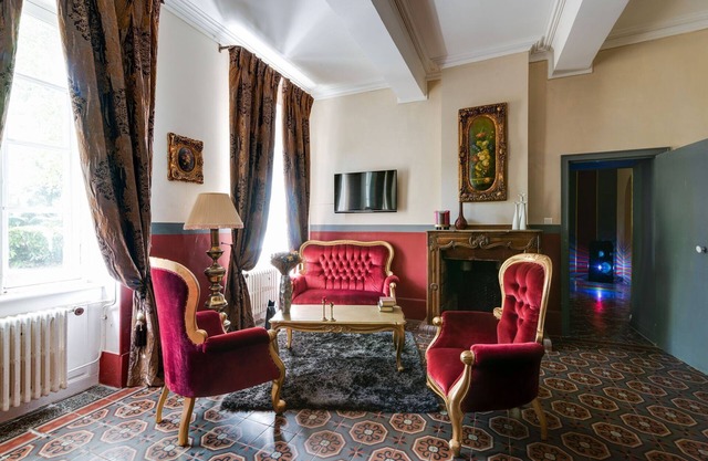 Superb château near the Canal du Midi
