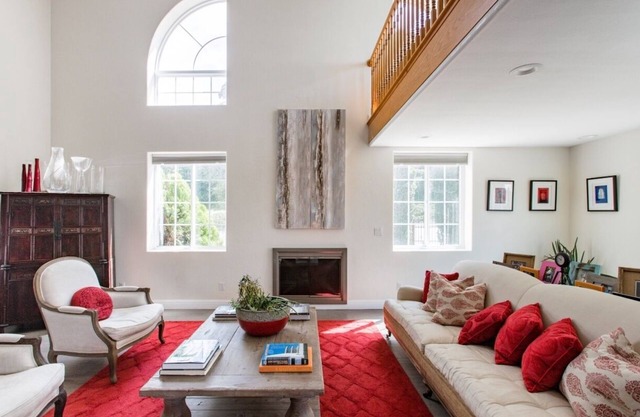 Superb Location. Sunny 3700Sqf Sanctuary. Trails/Woods/Views. 20min from SF